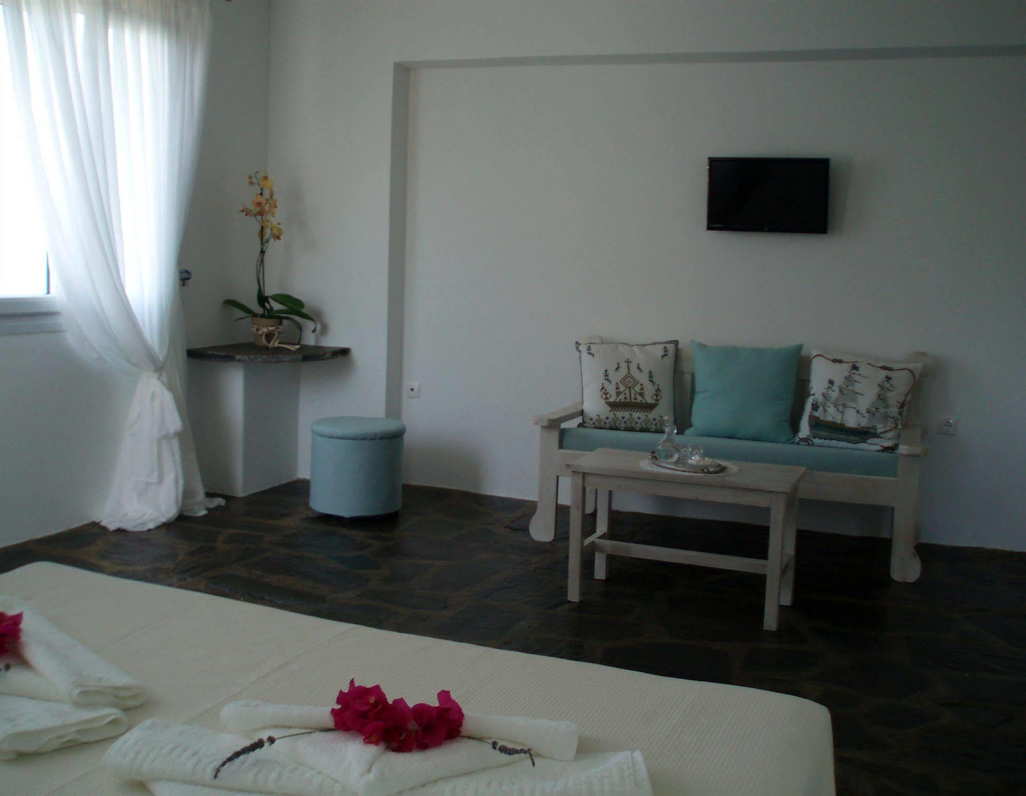 Scorpios Hotel & Suites Samos Town Exterior photo