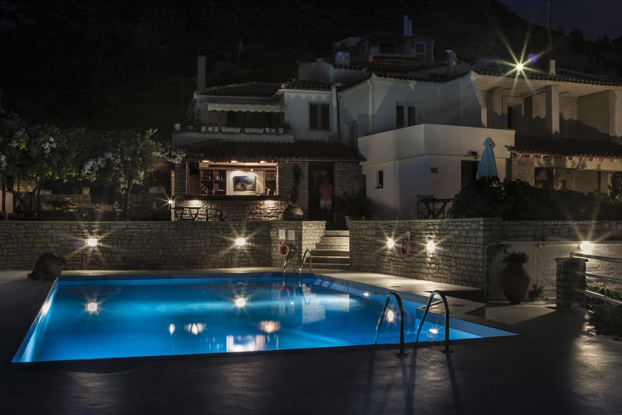 Scorpios Hotel & Suites Samos Town Exterior photo